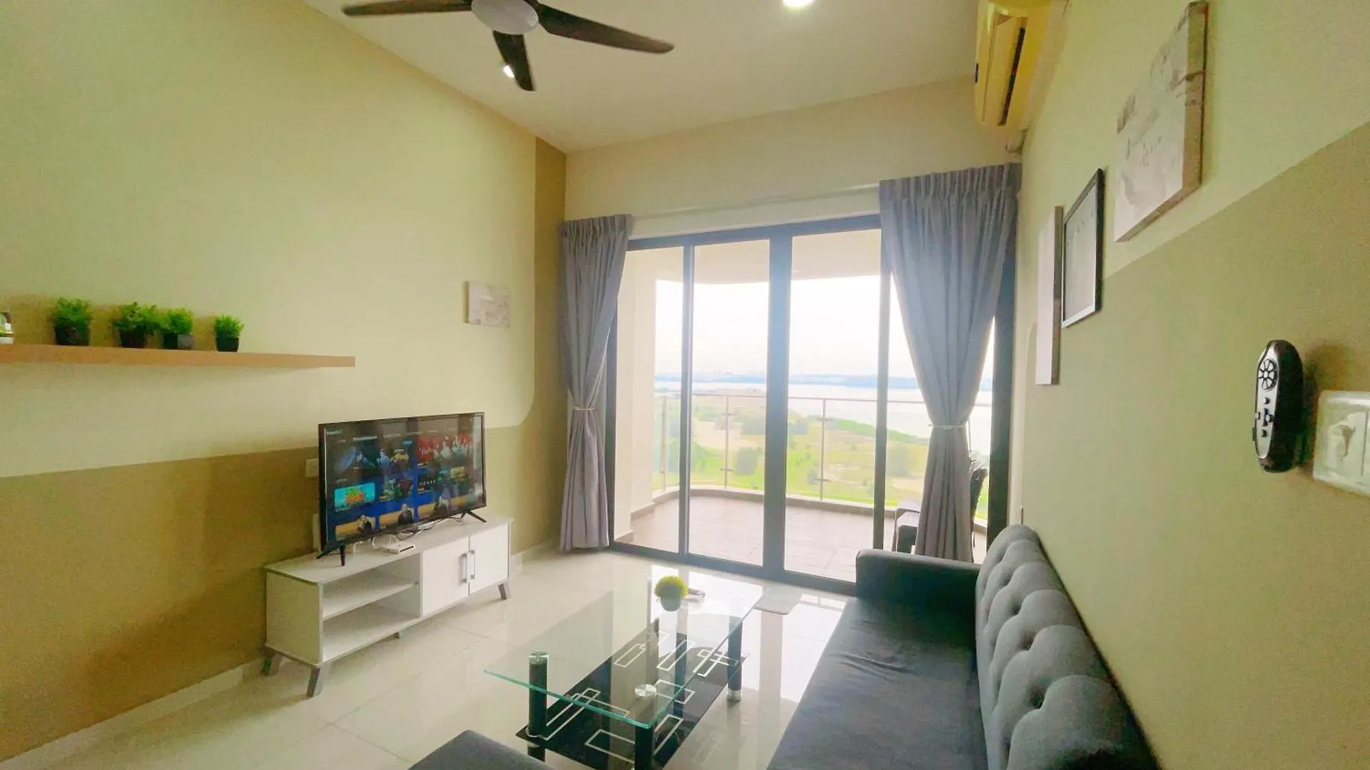Gyden Staycation #Country Garden Danga Bay Johor Bahru Apartman